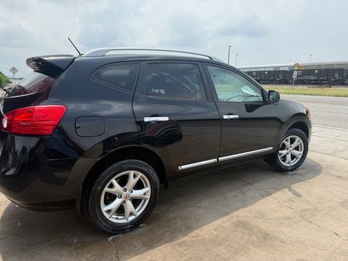 Used 2011 Nissan Rogue SV w/ Premium Pkg image 3