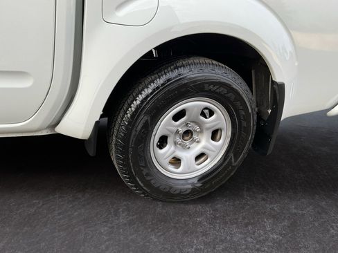 Used 2019 Nissan Frontier S image 9