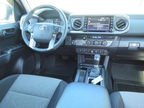 Used 2022 Toyota Tacoma TRD Sport w/ Technology Package RWD image 14