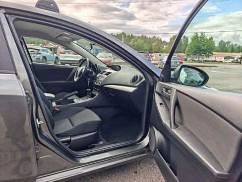 Used 2012 MAZDA MAZDA3 i Touring FWD image 29