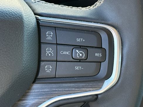 Used 2024 Jeep Wagoneer Series II w/ Flexible Seating Group image 23