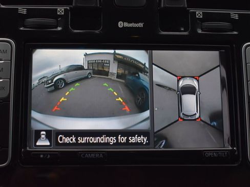 Used 2017 Nissan Leaf SL w/ Premium Package image 20