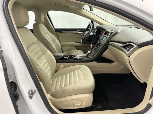 Used 2016 Ford Fusion SE image 11