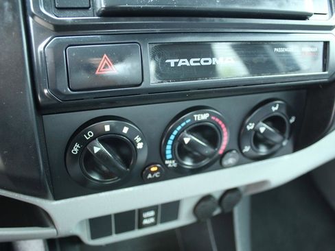 Used 2015 Toyota Tacoma 2WD Access Cab image 24