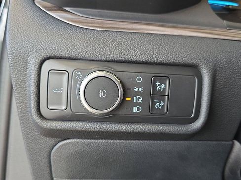 Used 2021 Ford Explorer Limited w/ Equipment Group 301A AWD/4WD image 27