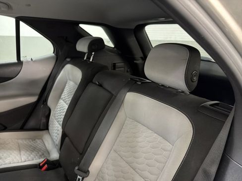 Used 2018 Chevrolet Equinox LT FWD image 7