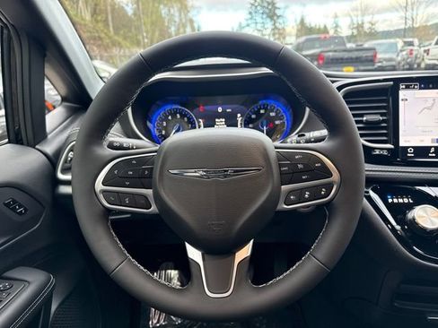 New 2026 Chrysler Pacifica Select image 19
