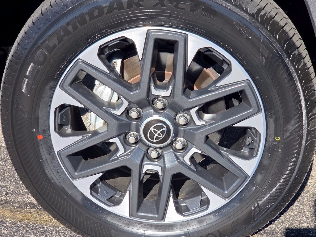 Used 2023 Toyota Tundra Limited AWD/4WD image 21