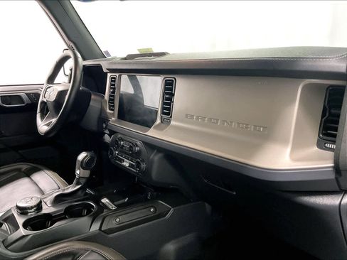 Used 2025 Ford Bronco Outer Banks image 14