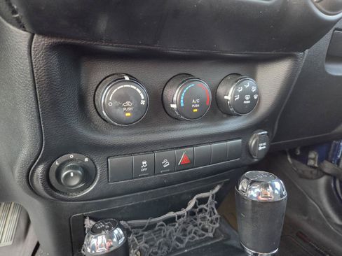 Used 2013 Jeep Wrangler Unlimited Sport AWD/4WD image 23