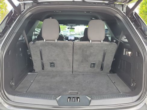 Certified 2020 Ford Explorer XLT RWD image 9