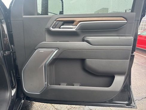 Used 2024 Chevrolet Silverado 2500 High Country image 24