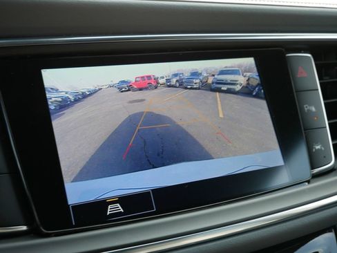 Used 2023 Buick Enclave Essence AWD/4WD image 34