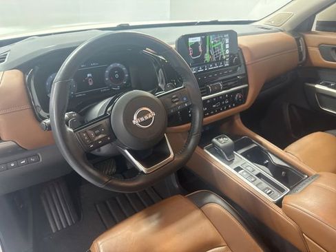 Used 2024 Nissan Pathfinder Platinum FWD image 22