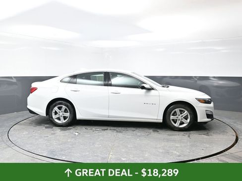 Used 2024 Chevrolet Malibu LT image 2