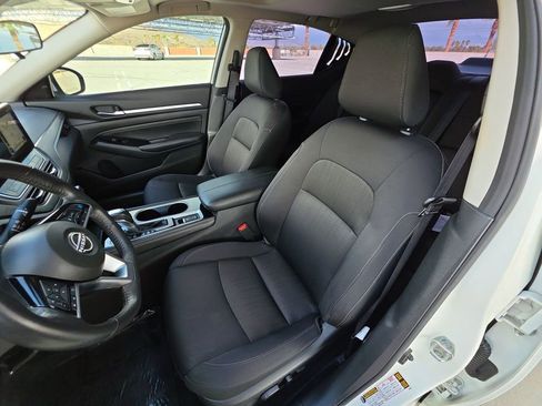 Used 2023 Nissan Altima 2.5 SV w/ SV Premium Package image 20