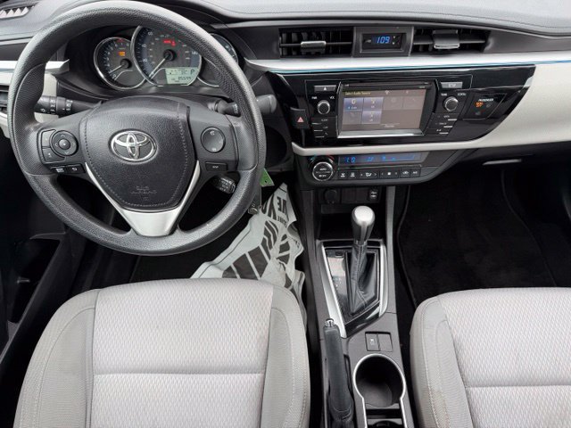 Used 2015 Toyota Corolla LE FWD image 3