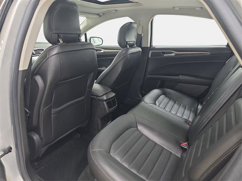 Used 2014 Ford Fusion SE w/ Equipment Group 202A image 12