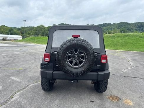 Used 2012 Jeep Wrangler Unlimited Sport AWD/4WD image 7