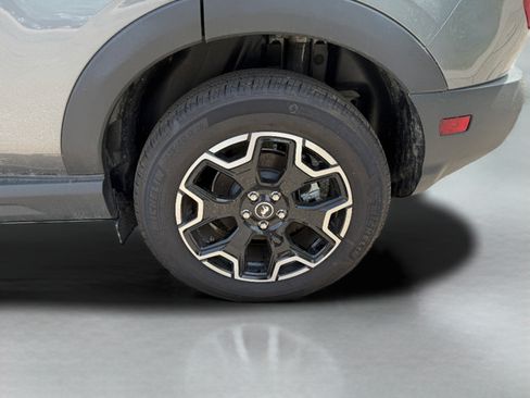 Certified 2025 Ford Bronco Sport Outer Banks w/ Outer Banks Tech Package+ AWD/4WD image 25