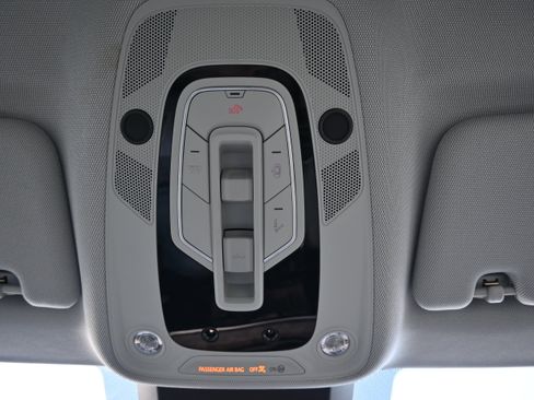 Used 2019 Audi e-tron Premium Plus image 59