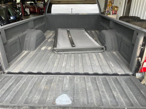 Used 2005 Chevrolet Silverado 3500 LS w/ Heavy-Duty Power Package AWD/4WD image 9