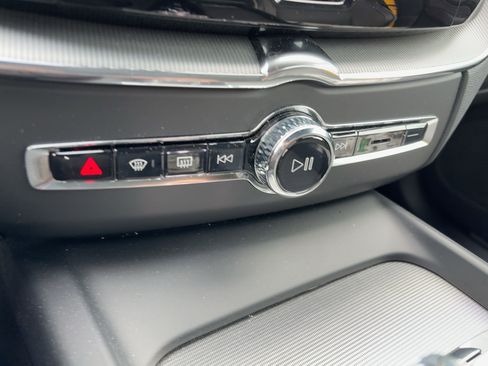 Used 2023 Volvo XC60 T8 Polestar image 18