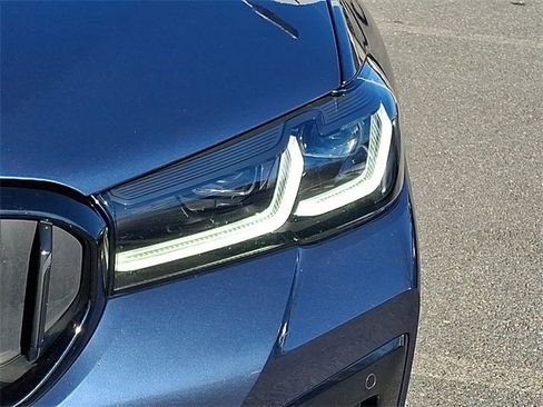 Used 2023 BMW 530e xDrive w/ Premium Package image 9