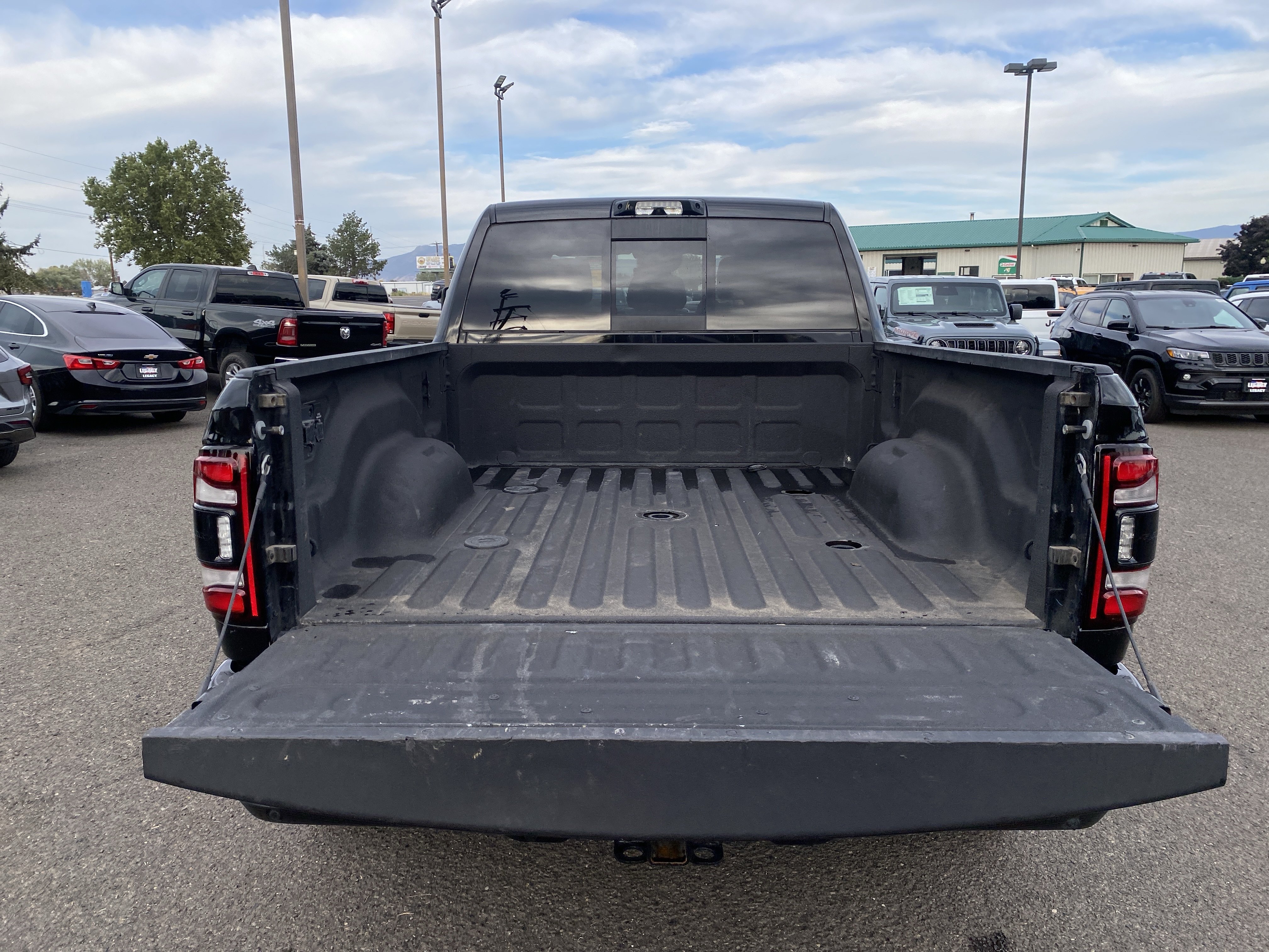 Used 2024 RAM 2500 Limited AWD/4WD image 9