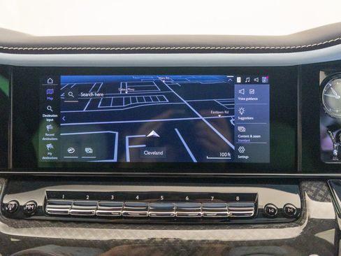 Used 2025 Rolls-Royce Cullinan Black Badge AWD/4WD image 17