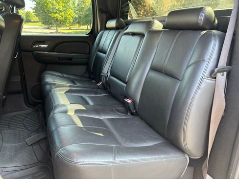 Used 2013 Chevrolet Avalanche LT image 16