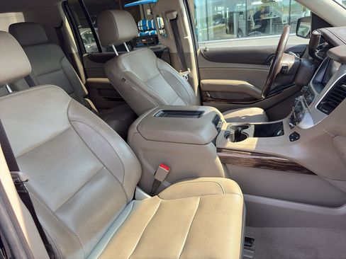Used 2019 GMC Yukon XL SLT w/ Open Road Package RWD image 16
