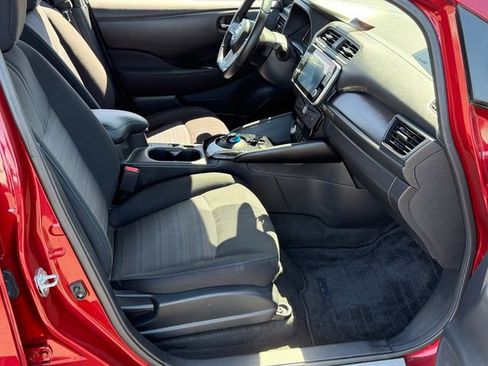 Certified 2025 Nissan Leaf SV Plus FWD image 25