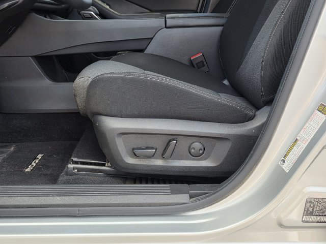 Used 2024 Nissan Rogue SV FWD image 14