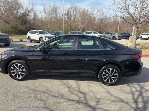 Used 2025 Volkswagen Jetta S image 4