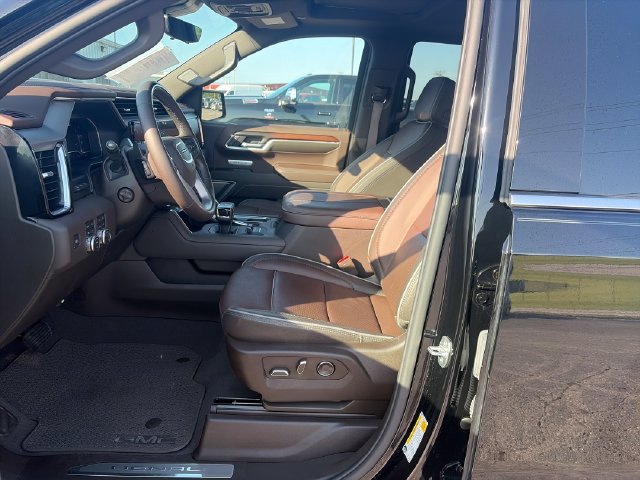 Used 2024 GMC Sierra 1500 Denali AWD/4WD image 9