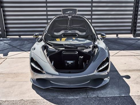Used 2026 McLaren 750S Spider RWD image 21