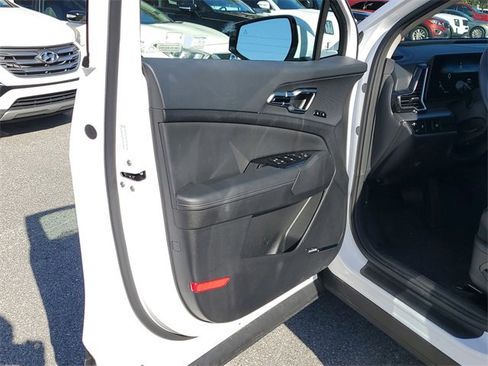 Certified 2025 Kia Sportage SX image 17