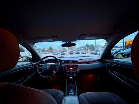 Used 2011 Chevrolet Impala LT image 16