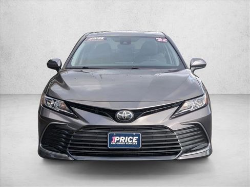 Used 2022 Toyota Camry LE image 2