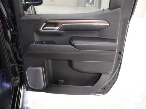 Used 2023 Chevrolet Silverado 1500 High Country w/ High Country Premium Package AWD/4WD image 30