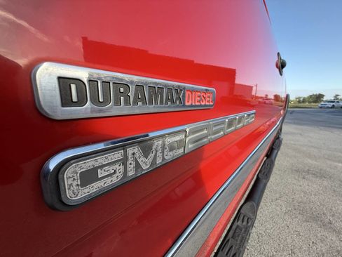 Used 2005 GMC Sierra 2500 SLE w/ Heavy-Duty Power Package image 17