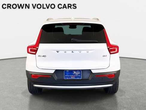 Used 2023 Volvo XC40 B4 Plus w/ Driver Assist Package image 7