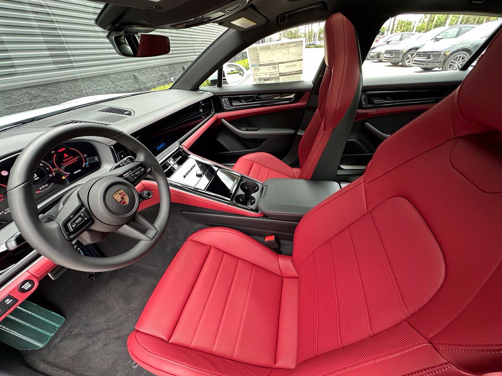 Used 2026 Porsche Panamera RWD image 4