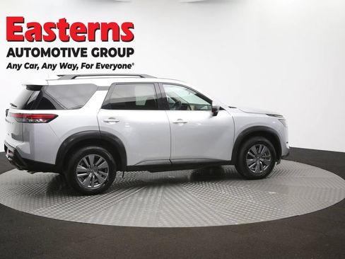Used 2025 Nissan Pathfinder SV FWD image 47