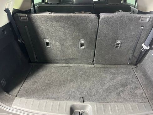 Used 2024 Nissan Pathfinder SV image 27