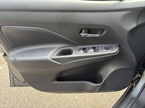 Used 2025 Nissan Versa SV FWD image 18