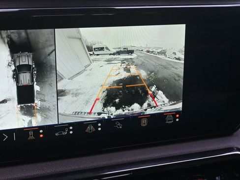 Used 2024 GMC Sierra 2500 AT4 w/ AT4 Preferred Package image 41