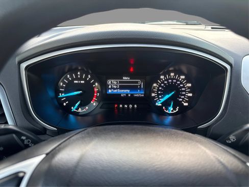 Used 2015 Ford Fusion SE FWD image 20