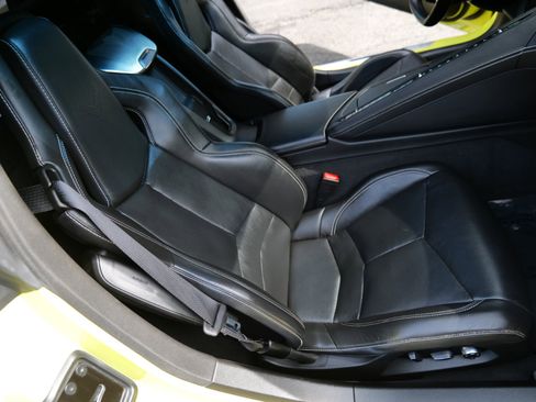 Used 2021 Chevrolet Corvette Stingray Preferred Cpe w/ Z51 Performance Package image 39